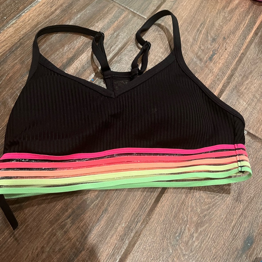 pink sports bra